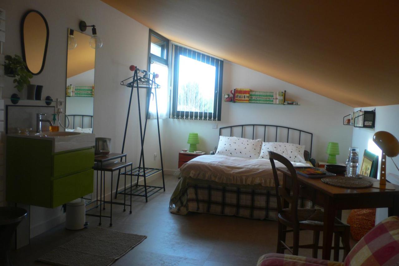 Les Kiwis Hotel Saint-Yrieix-sur-Charente Exterior photo